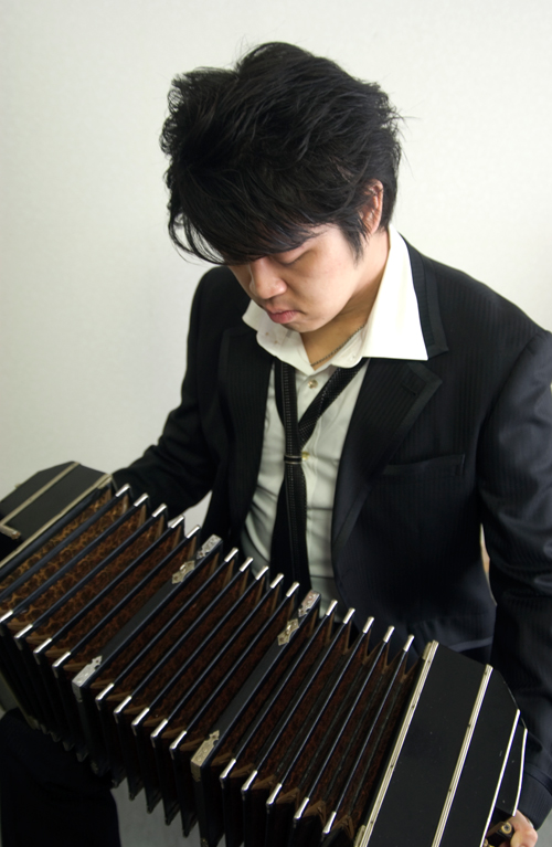 仁詩 (Hitoshi) Bandoneon